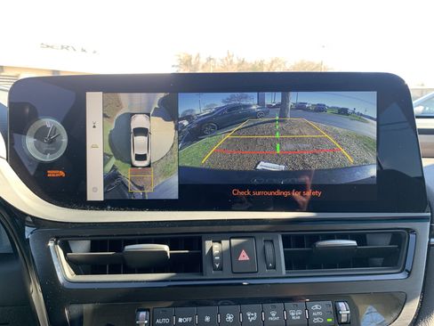 Certified 2025 Lexus ES 300h w/ Luxury Package image 25