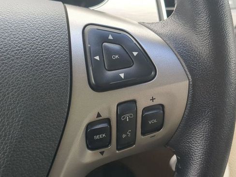 Used 2017 Ford Taurus SEL FWD image 20