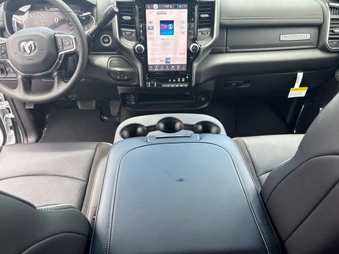 New 2026 RAM 2500 Laramie AWD/4WD image 35