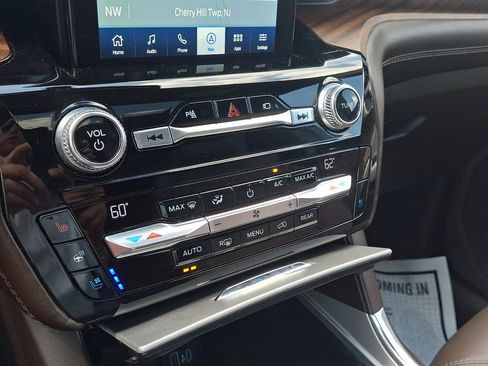 Used 2021 Ford Explorer King Ranch w/ Premium Technology Package AWD/4WD image 33