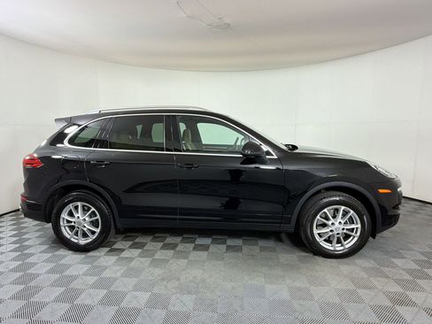 Used 2016 Porsche Cayenne AWD/4WD image 9