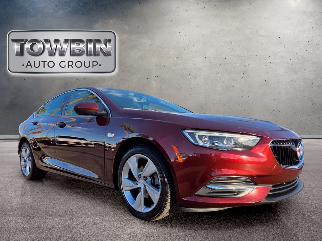 Used 2018 Buick Regal Preferred w/ Sights and Sounds Package FWD image 2