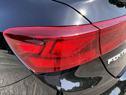 Used 2023 Kia Forte LXS w/ LXS Technology Package FWD image 28