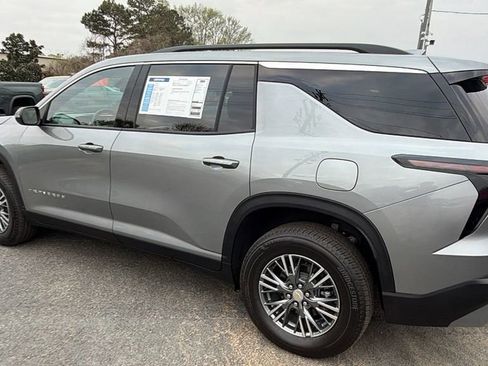 Certified 2026 Chevrolet Traverse LT image 7