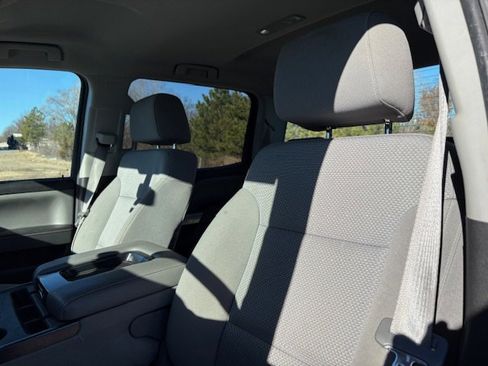 Used 2015 Chevrolet Silverado 2500 LT w/ LT Convenience Package image 3