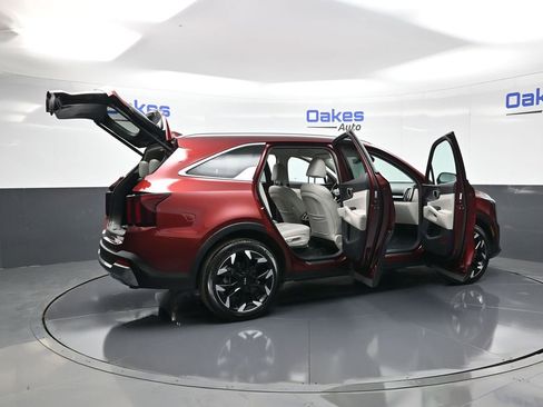 Certified 2025 Kia Sorento EX image 57