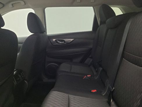 Used 2017 Nissan Rogue SV image 18