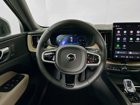 Used 2026 Volvo XC60 B5 Core AWD/4WD image 16