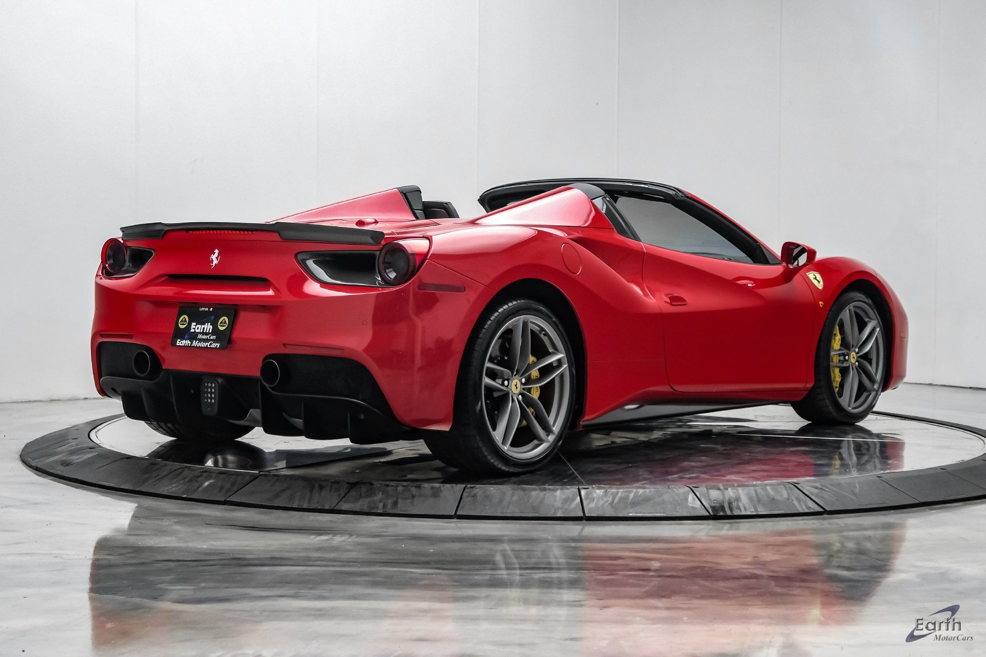Used 2018 Ferrari 488 Spider RWD image 22