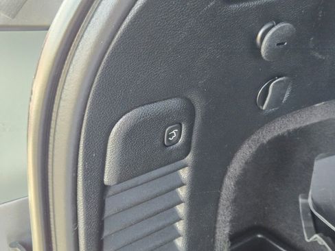 Used 2018 Jeep Grand Cherokee Limited image 14