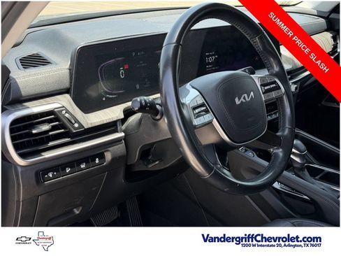 Used 2024 Kia Telluride EX w/ EX Captain's Chair Package FWD image 10