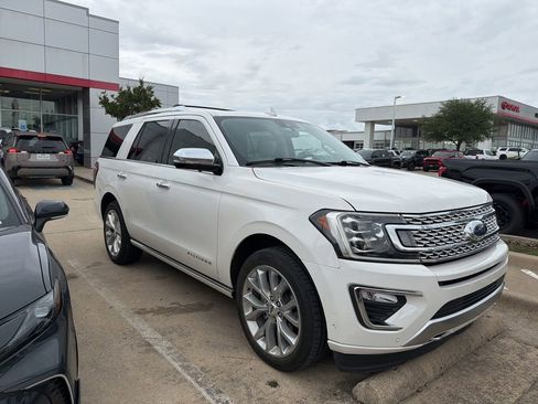 Used 2019 Ford Expedition Platinum AWD/4WD image 3