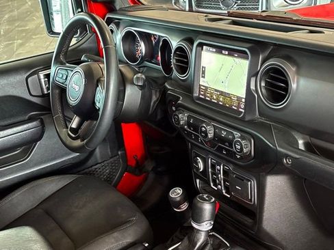 Used 2023 Jeep Gladiator Sport image 15