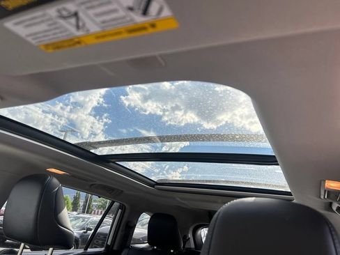 Used 2022 Toyota Highlander Platinum FWD image 22