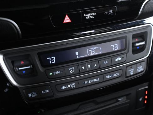 Used 2020 Honda Pilot Touring image 21