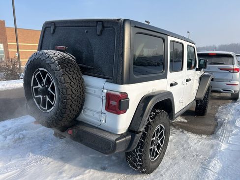 Used 2024 Jeep Wrangler Unlimited Rubicon image 3