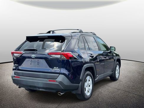 Used 2019 Toyota RAV4 XLE w/ Convenience Package AWD/4WD image 2