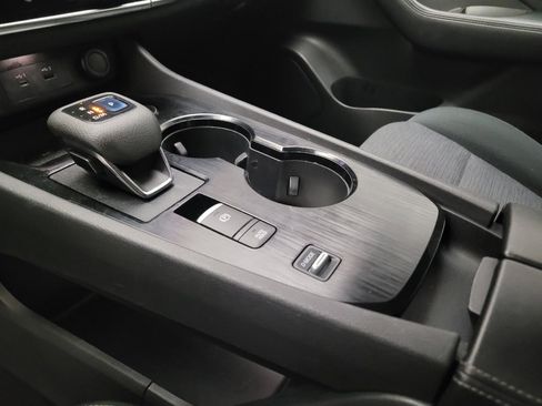 Used 2021 Nissan Rogue S FWD image 26