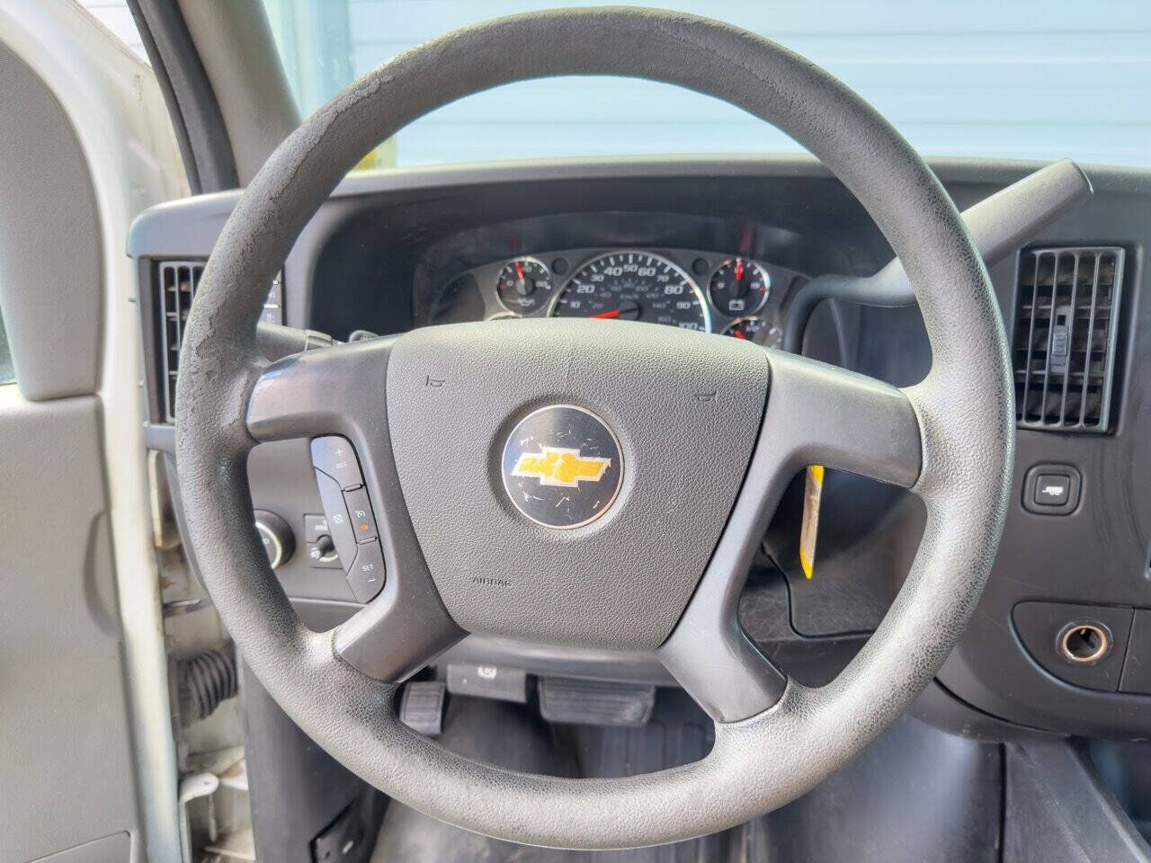 Used 2011 Chevrolet Express 3500 Extended RWD image 15