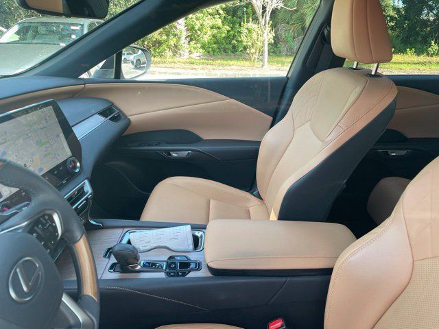 Used 2024 Lexus RX 350h w/ Accessory Package (K3) AWD/4WD image 9