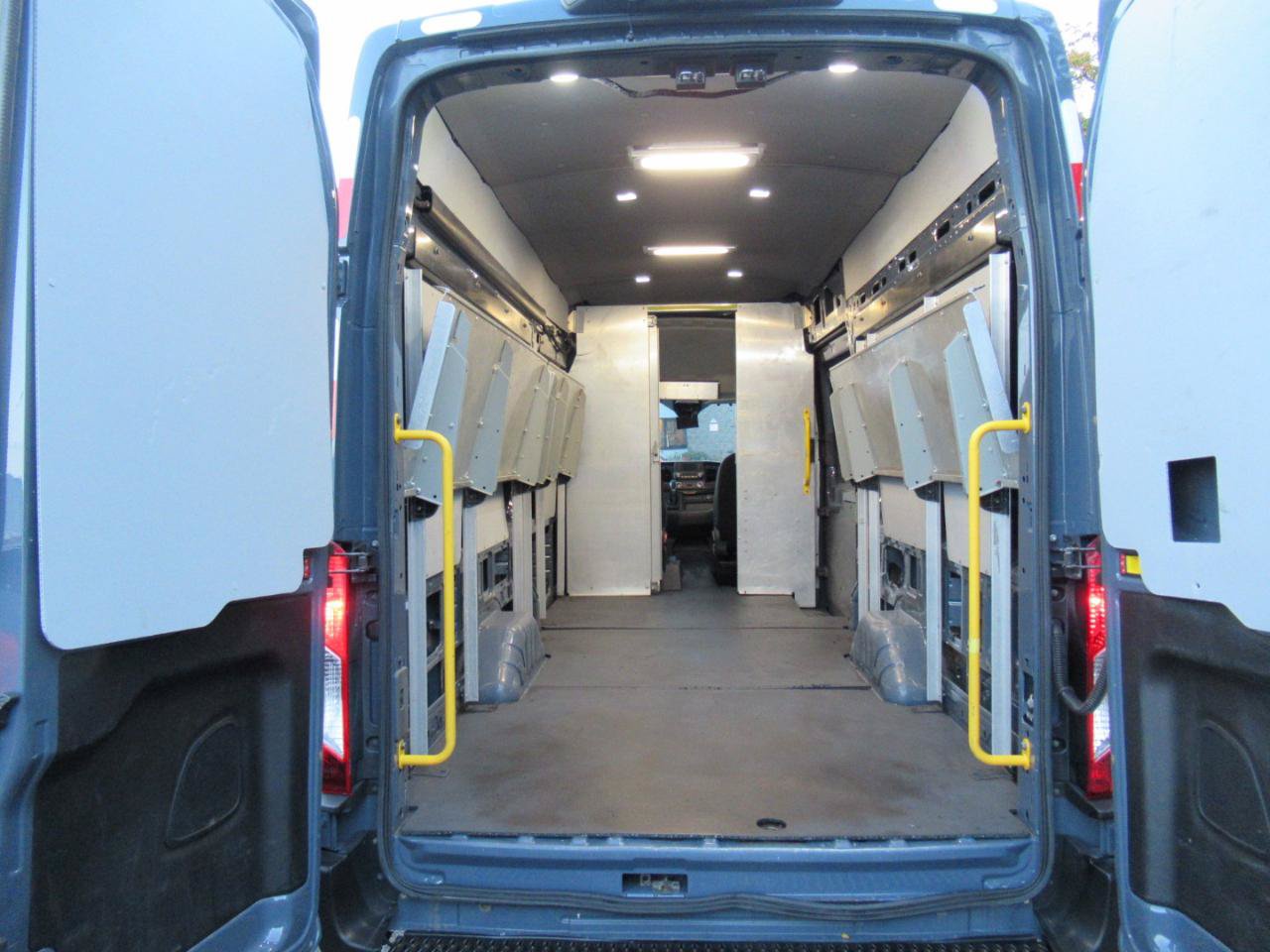 Used 2020 Ford Transit 250 148 High Roof Extended RWD image 18