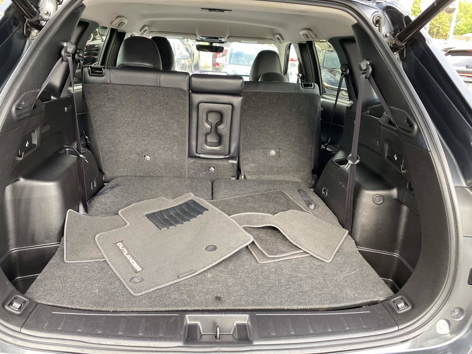 Used 2025 Mitsubishi Outlander SE FWD image 6
