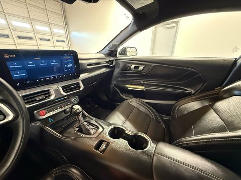Used 2024 Ford Mustang GT Premium image 23