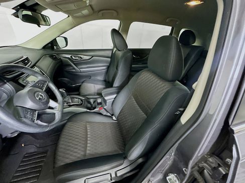 Used 2019 Nissan Rogue S w/ Special Edition Package FWD image 13