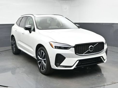Used 2023 Volvo XC60 B5 Ultimate AWD/4WD image 2