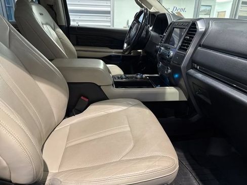 Used 2018 Ford Expedition Max Platinum AWD/4WD image 19