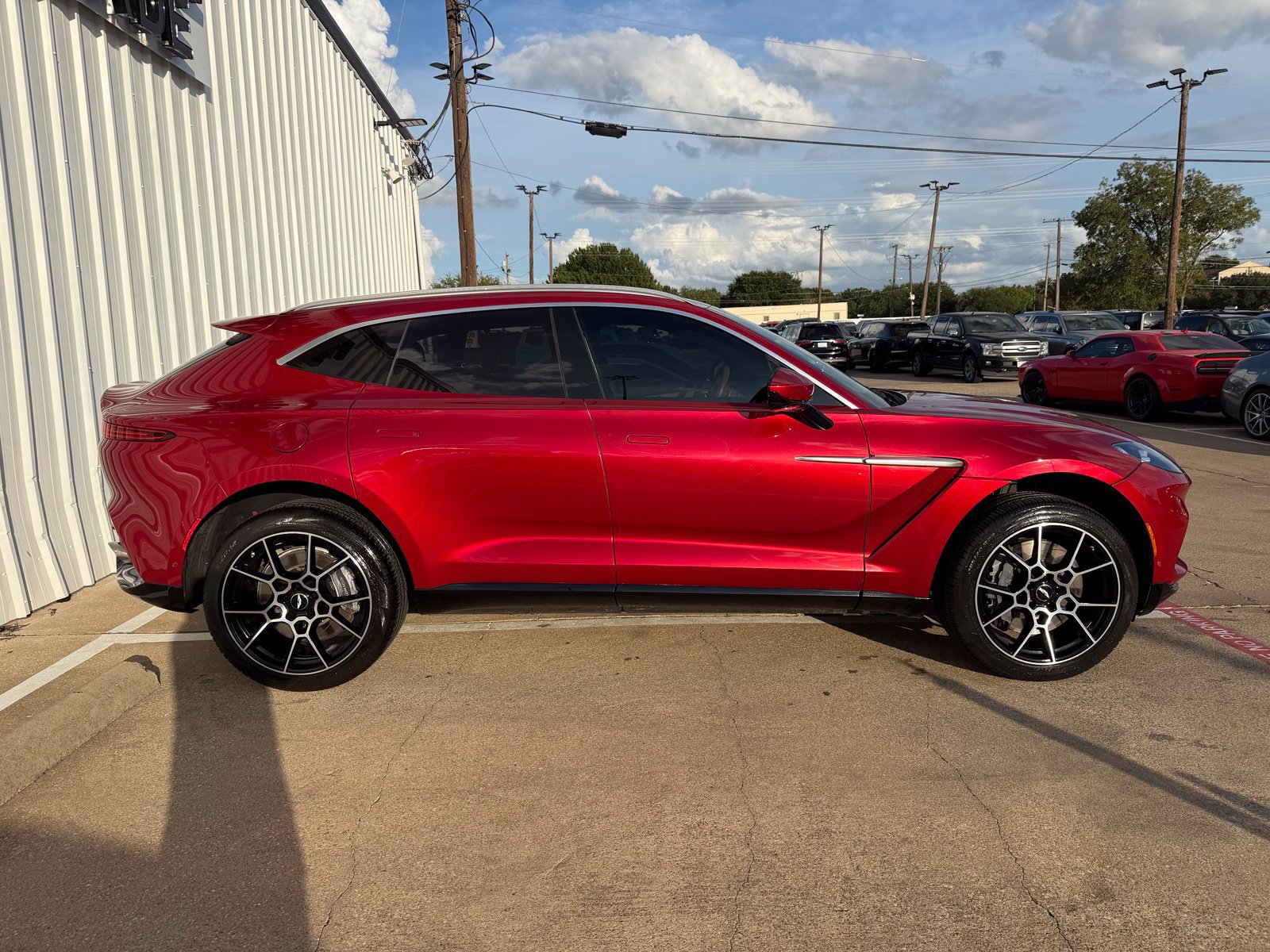 Used 2021 Aston Martin DBX AWD/4WD image 9