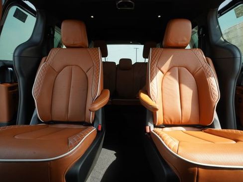 New 2026 Chrysler Pacifica Pinnacle AWD/4WD image 33