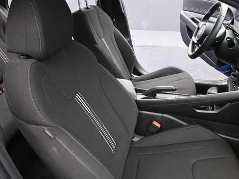 Certified 2025 Hyundai Elantra Sport image 27