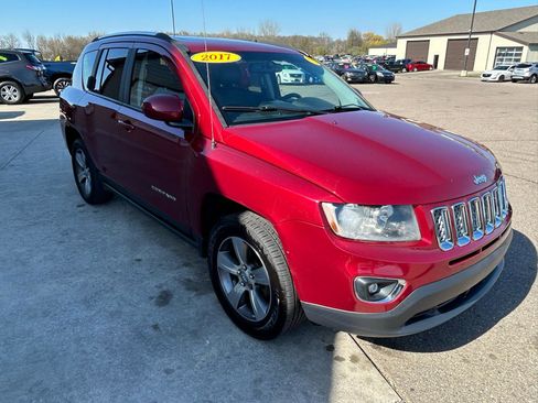 Used 2017 Jeep Compass High Altitude AWD/4WD image 3