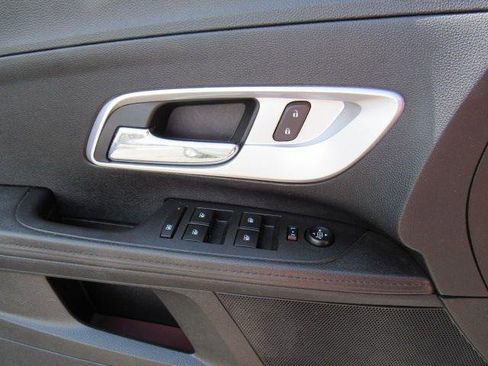Used 2017 Chevrolet Equinox LS AWD/4WD image 26