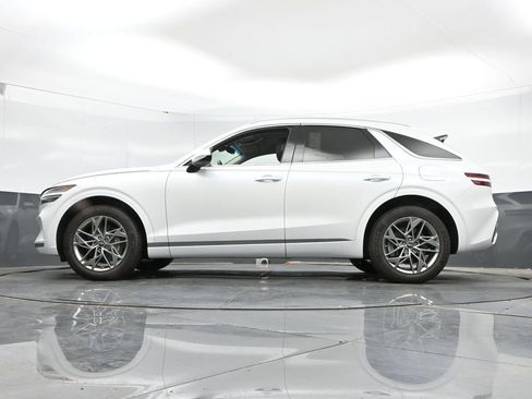 Used 2025 Genesis GV70 2.5T AWD/4WD image 48