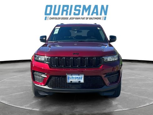 New 2025 Jeep Grand Cherokee Altitude image 8