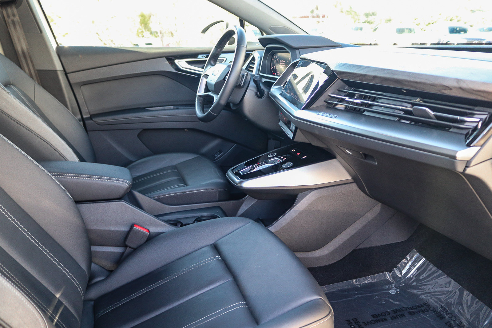 Certified 2024 Audi Q4 e-tron Premium w/ Convenience Package AWD/4WD image 18