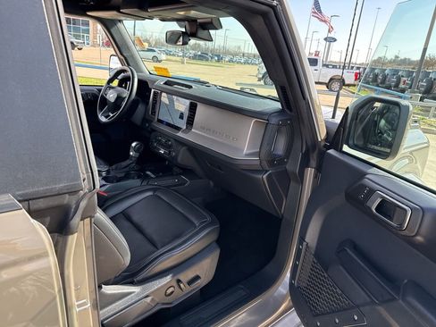 Used 2025 Ford Bronco Outer Banks image 15