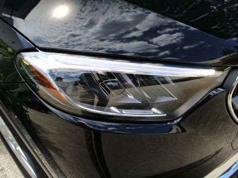 Used 2025 Mercedes-Benz GLC 300 GLC 300 image 12