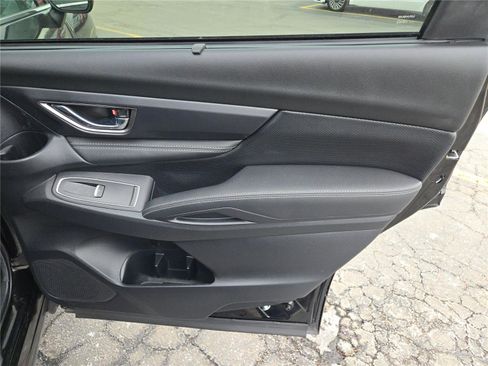 Used 2023 Subaru Ascent Limited image 9