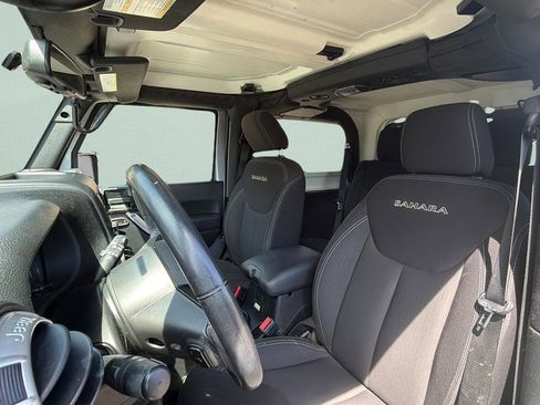 Used 2018 Jeep Wrangler Sahara w/ Connectivity Group AWD/4WD image 25