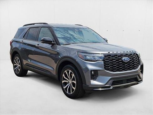 New 2025 Ford Explorer ST-Line image 8