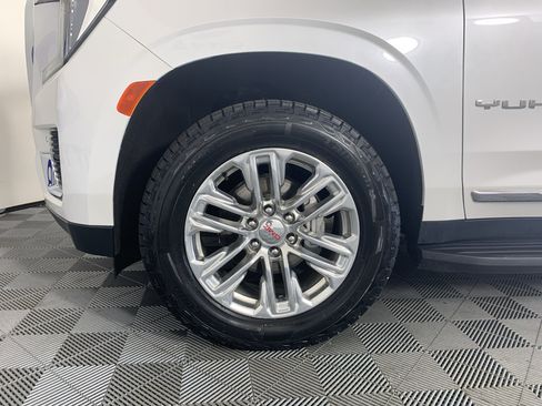 Used 2023 GMC Yukon XL SLT AWD/4WD image 9