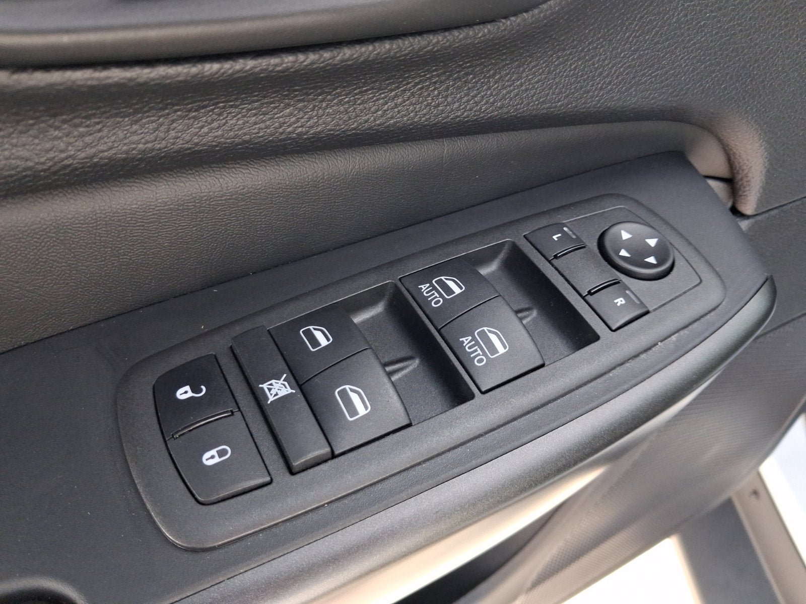 Used 2022 Jeep Cherokee Trailhawk w/ Sound & Nav Group AWD/4WD image 16