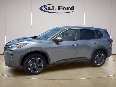 Used 2025 Nissan Rogue SV AWD/4WD image 4