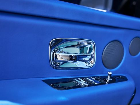 Used 2021 Rolls-Royce Cullinan Black Badge image 38