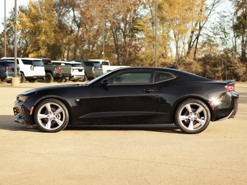 Used 2017 Chevrolet Camaro LT w/ RS Package image 4