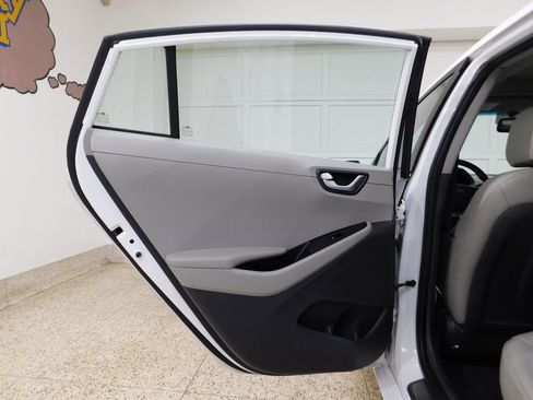 Used 2018 Hyundai Ioniq Limited FWD image 68