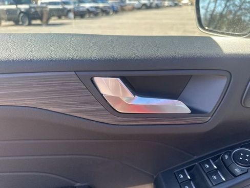 New 2026 Ford Escape SE w/ PHEV Premium Package FWD image 12